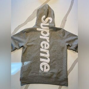 Supreme Hoodie Appliqué